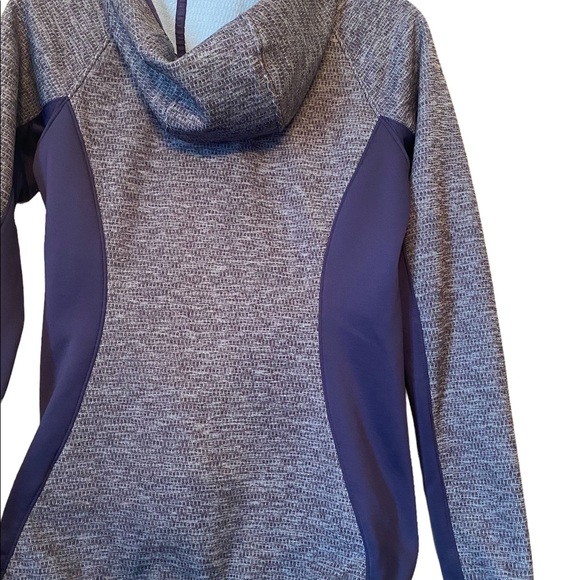 The North Face Women’s Long Sleeved Hooded Jacket - Picture 5 of 13